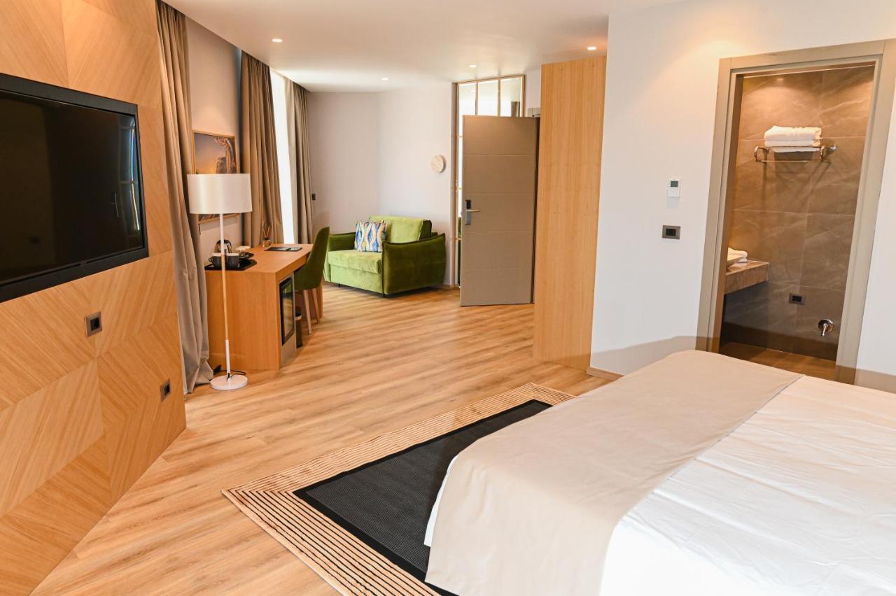Szálloda White Hill Hotel, & Conferences 4*
