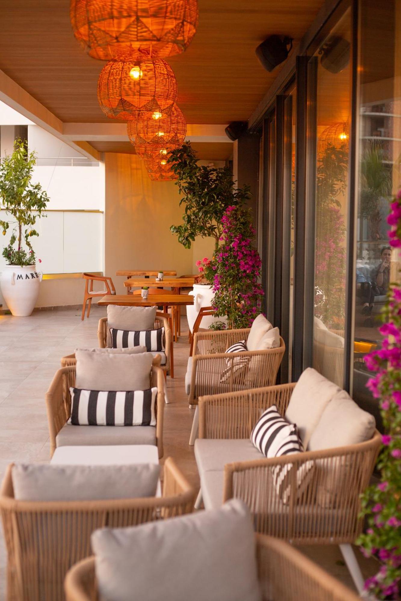 White Hill Hotel, & Conferences Szálloda 4*