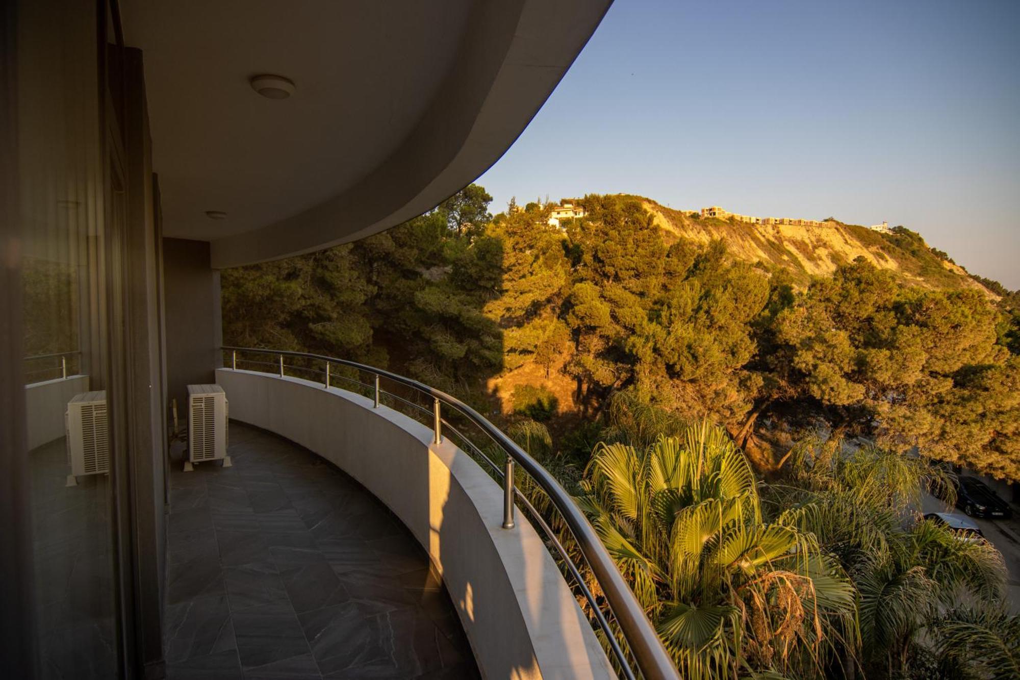 White Hill Hotel, & Conferences Durrës